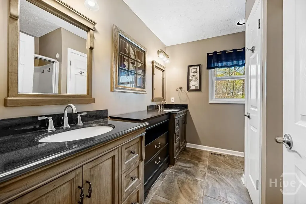 997 Rue Fleur De Lis Lavonia GA 30553