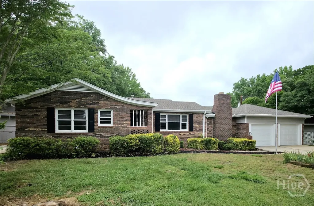 360 Pinkney Street Winder GA 30680