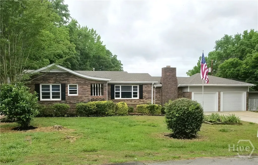 360 Pinkney Street Winder GA 30680