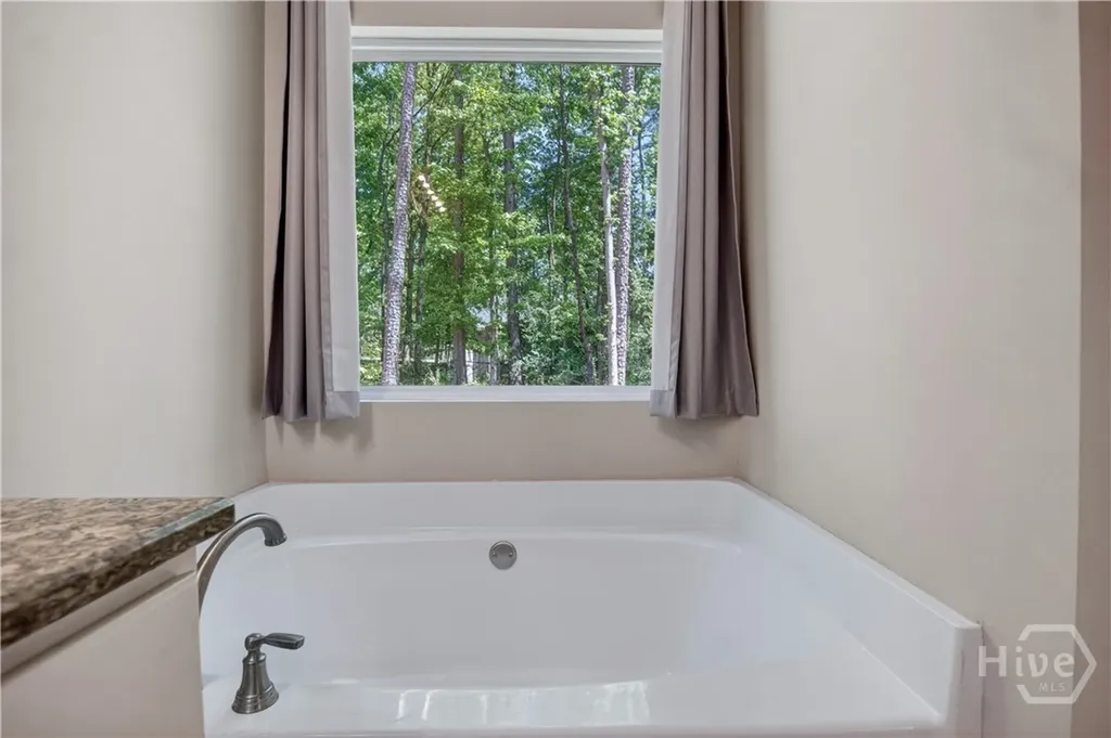 584 Tuxedo Commerce GA 30530