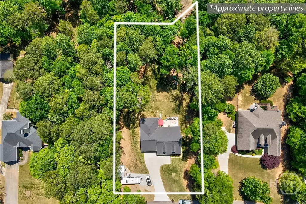584 Tuxedo Commerce GA 30530