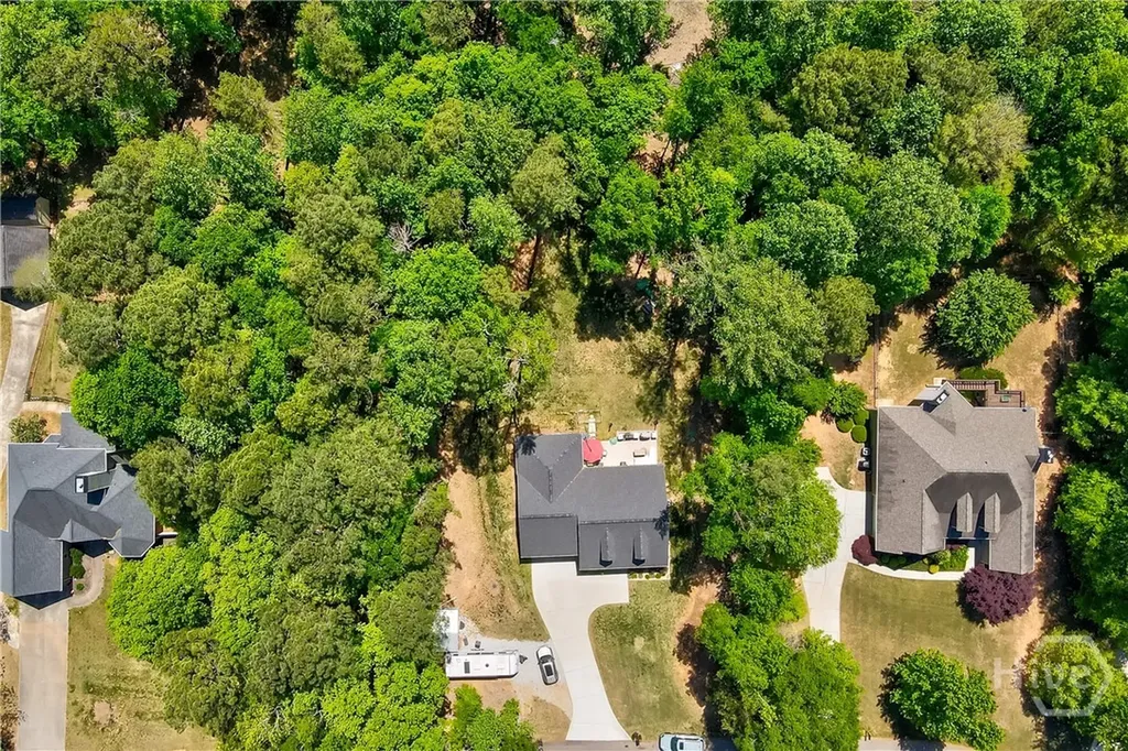 584 Tuxedo Commerce GA 30530