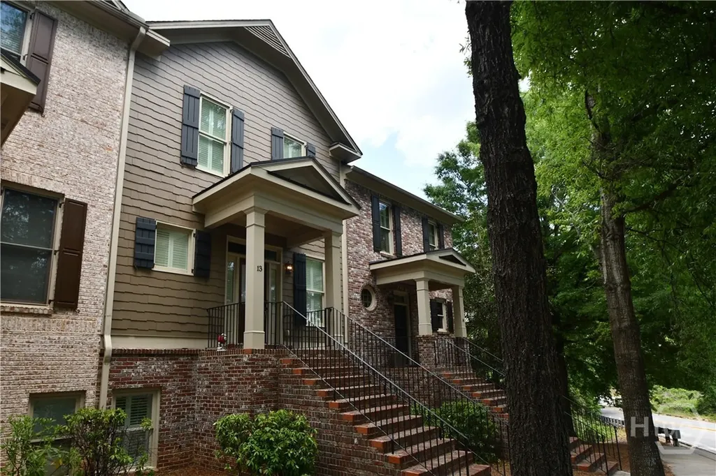 2305 S Lumpkin Street Athens GA 30606