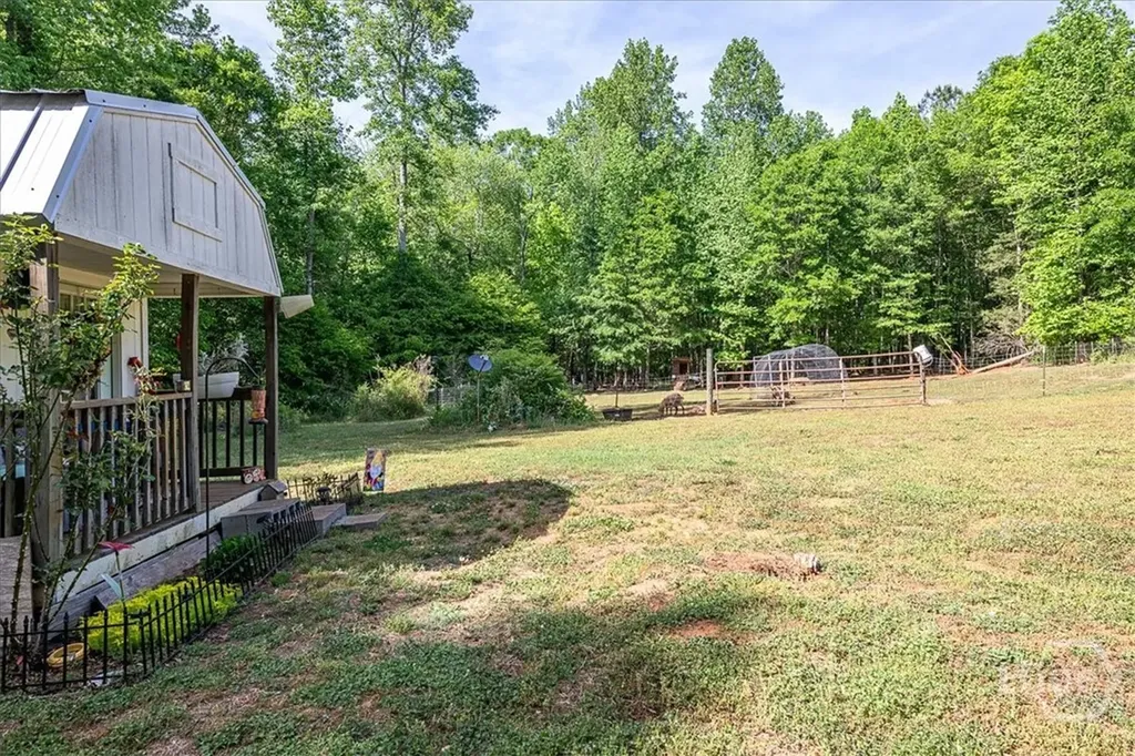 1317 Cemetery Road Bishop GA 30621