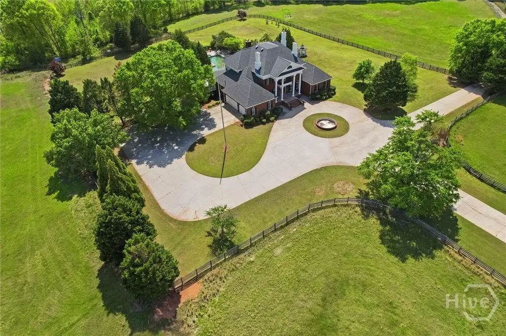 1202 Hodges Circle Mansfield GA 30055