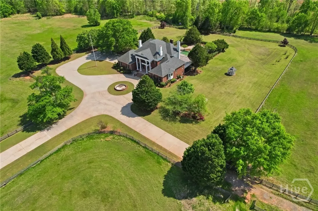 1202 Hodges Circle Mansfield GA 30055