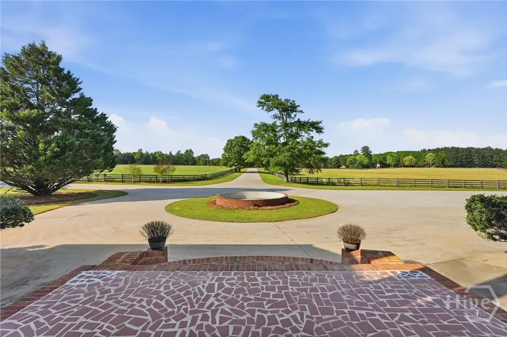 1202 Hodges Circle Mansfield GA 30055