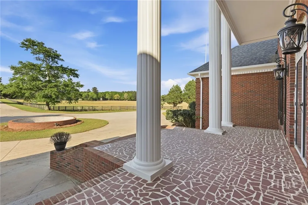 1202 Hodges Circle Mansfield GA 30055