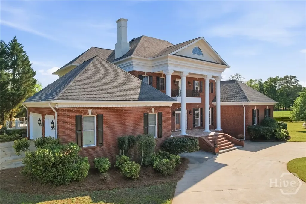 1202 Hodges Circle Mansfield GA 30055