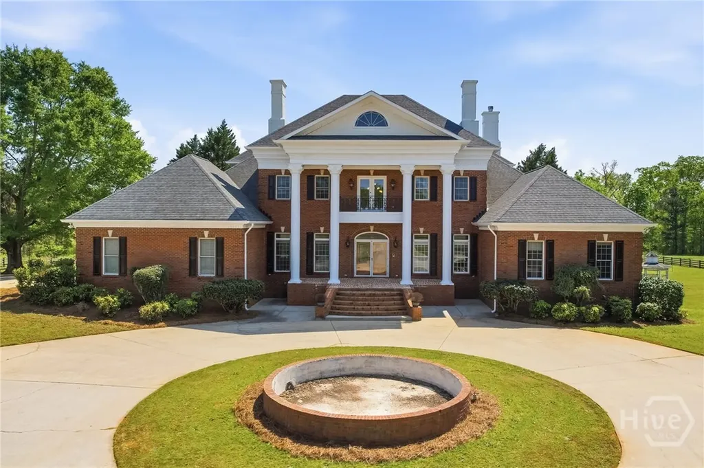 1202 Hodges Circle Mansfield GA 30055