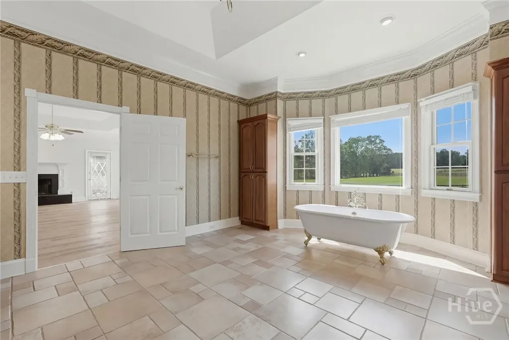 1202 Hodges Circle Mansfield GA 30055