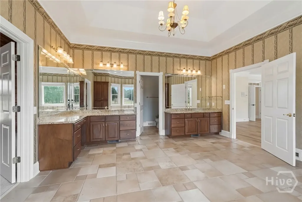 1202 Hodges Circle Mansfield GA 30055