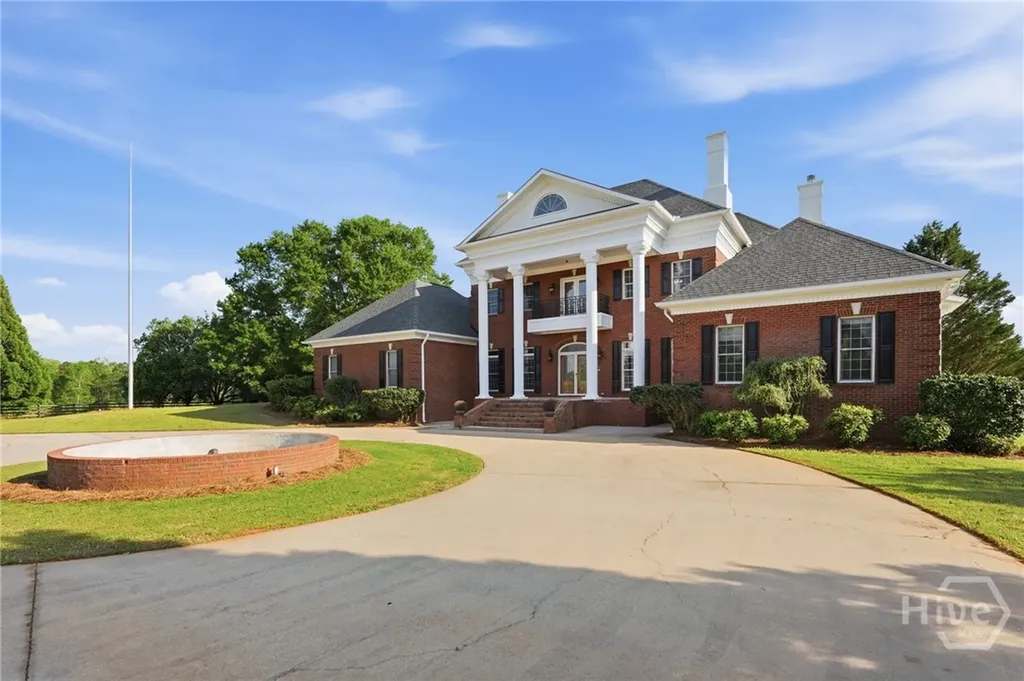 1202 Hodges Circle Mansfield GA 30055