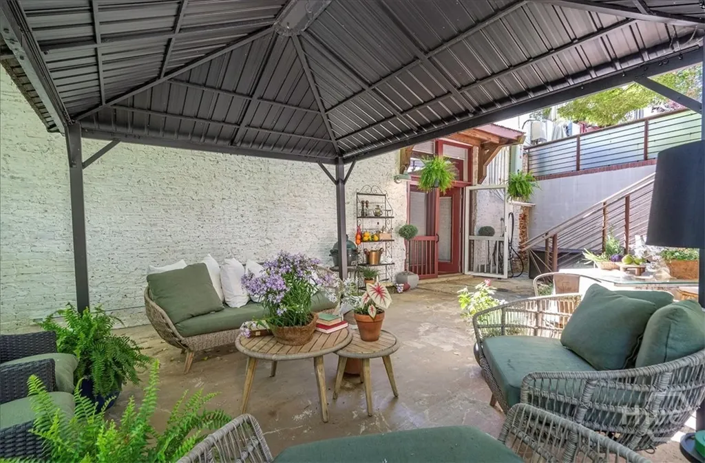 585 White Circle Athens GA 30605