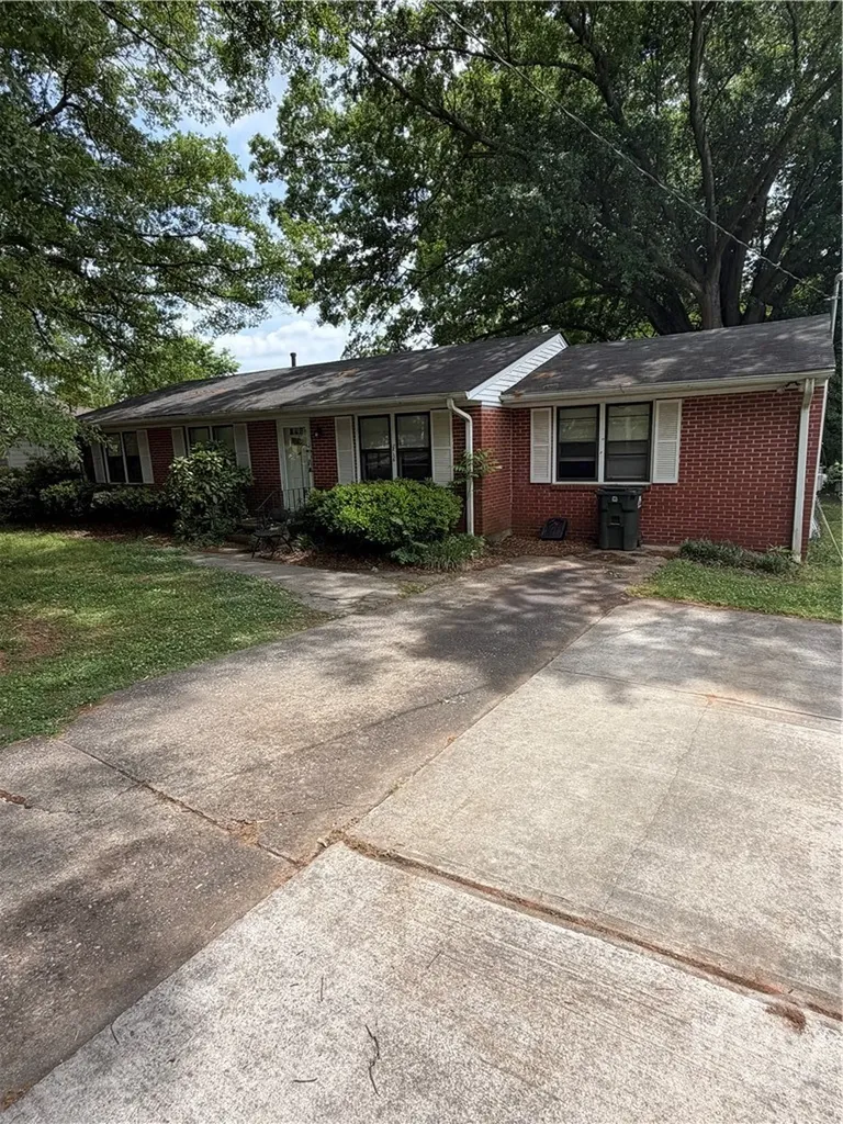 216 E Meadow Drive Athens GA