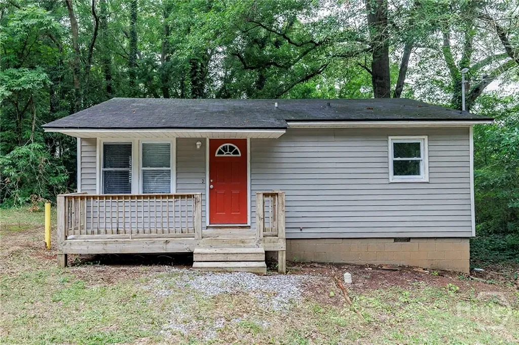 185 Royal Court Athens GA 30601