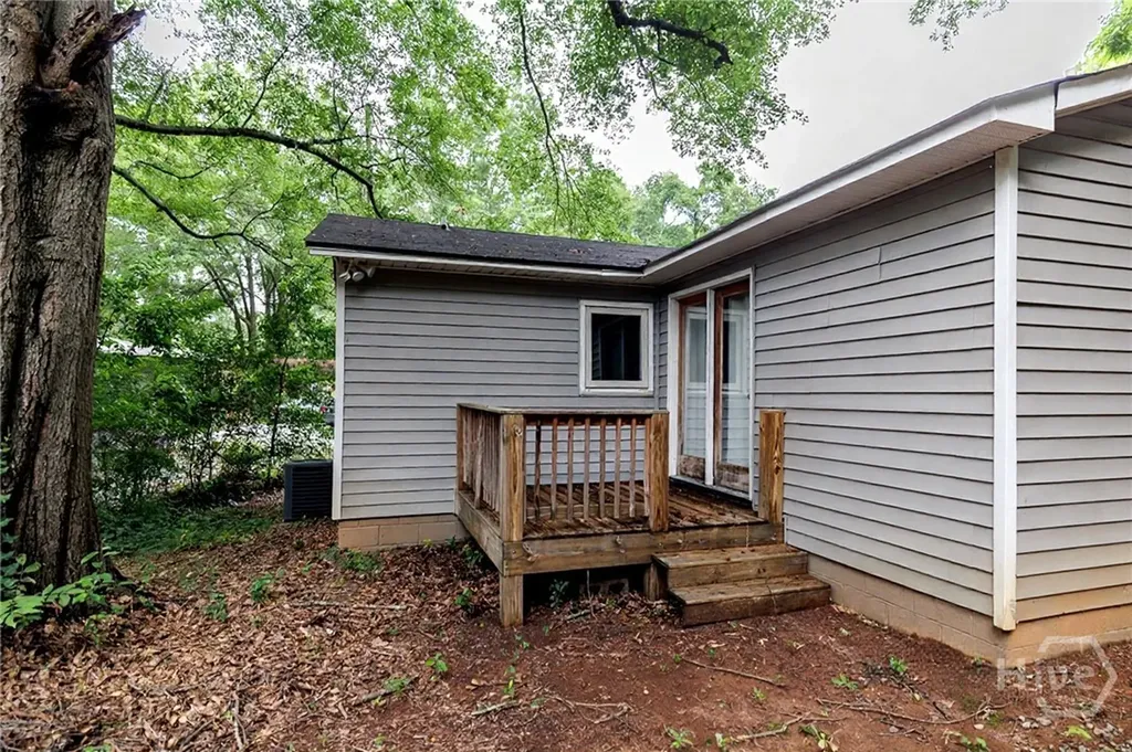 185 Royal Court Athens GA 30601