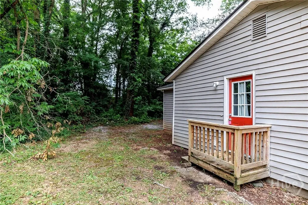 185 Royal Court Athens GA 30601