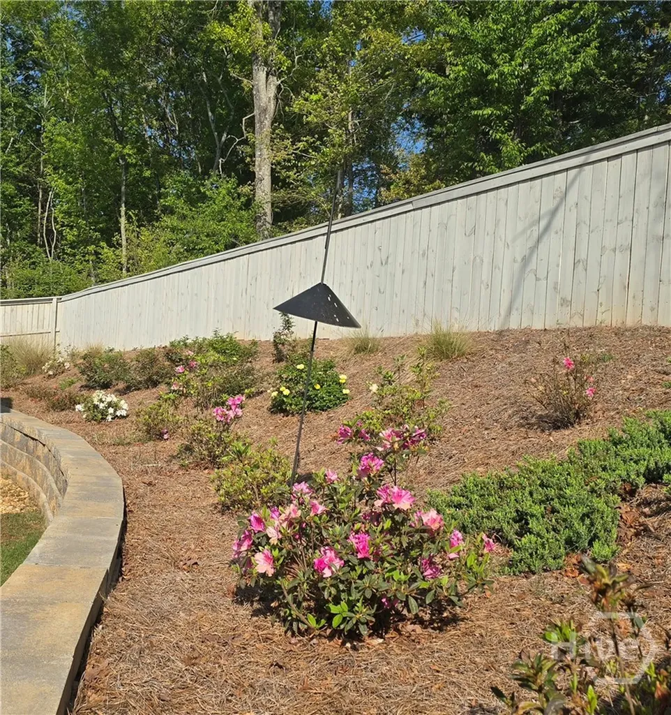 102 Richmond Drive Statham GA 30666