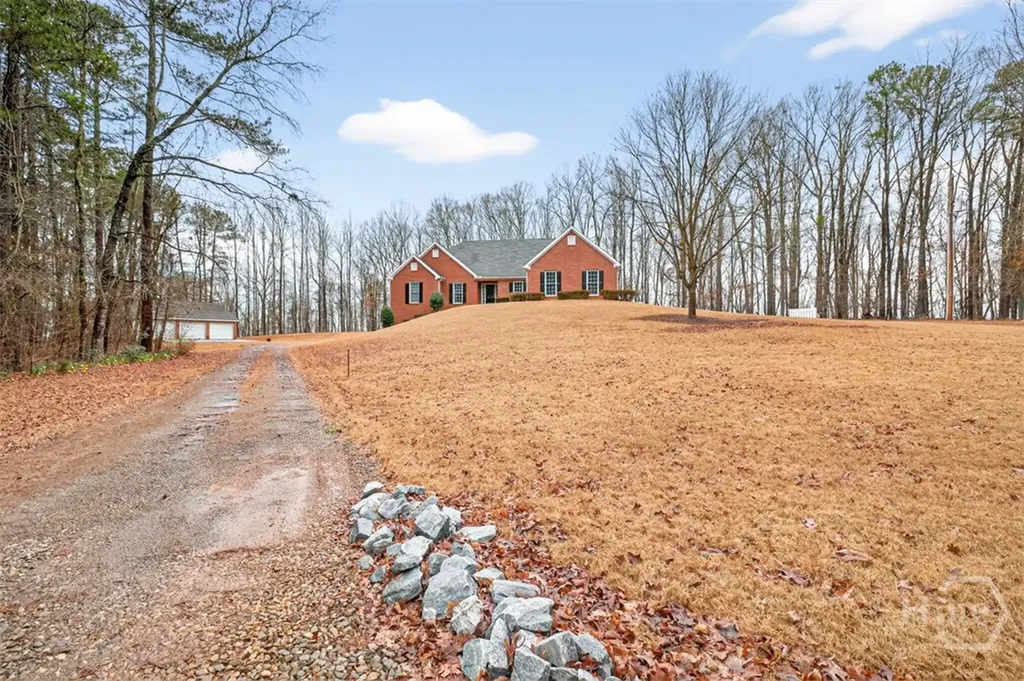 1194 Foster Road Statham GA 30666