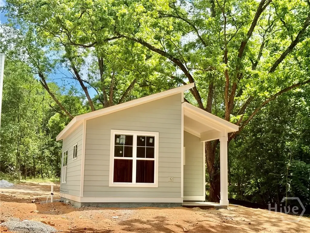 136 N Peter Street Athens GA 30601