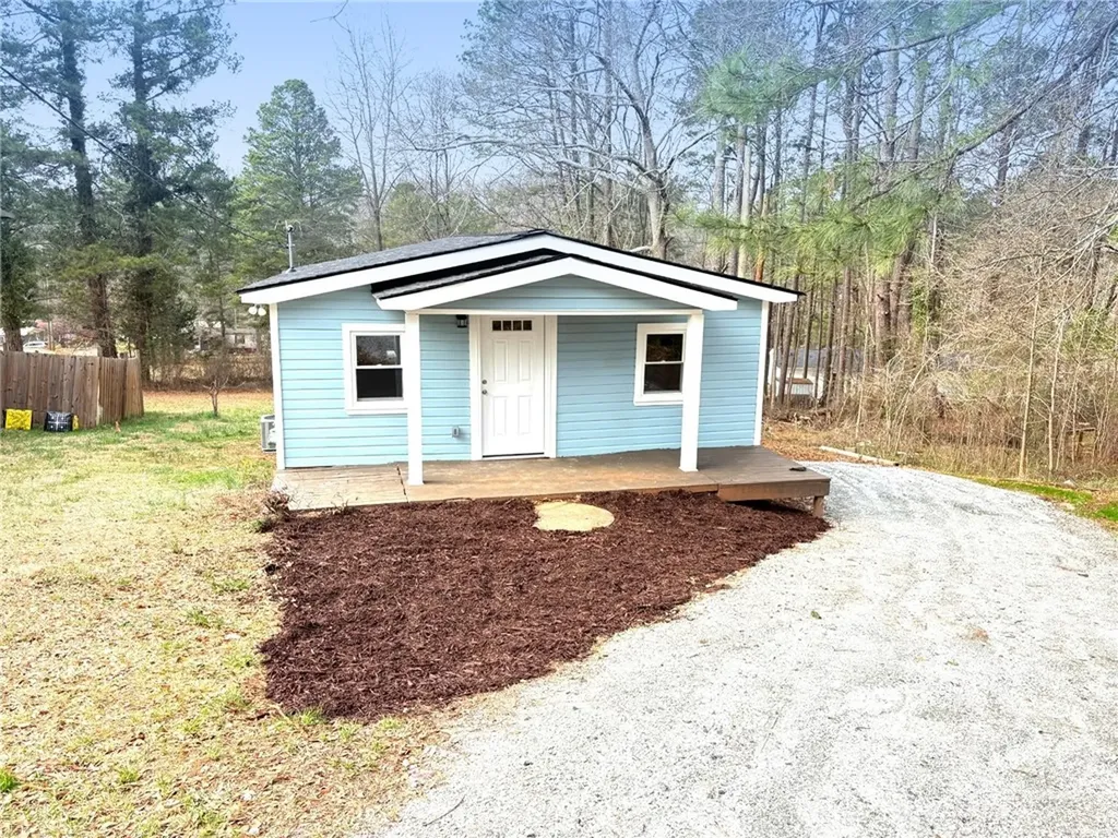 286 Pine Avenue Commerce GA 30529