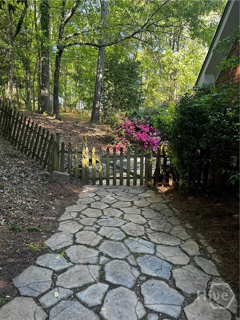 121 Ashbrook Drive Athens GA 30605