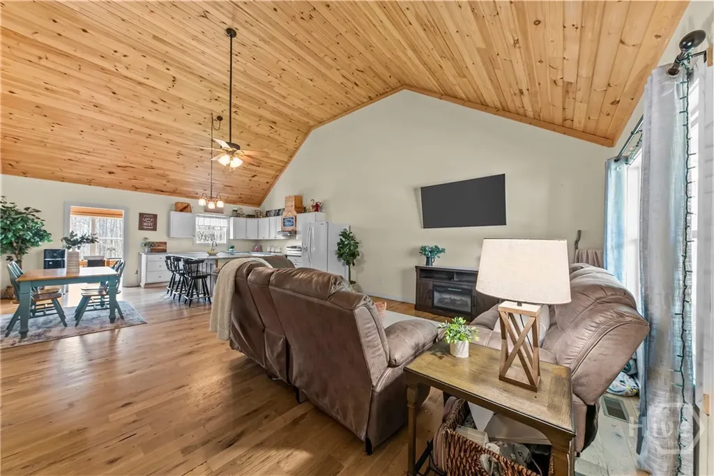 1687 Leon Ellis Road Hull GA 30646
