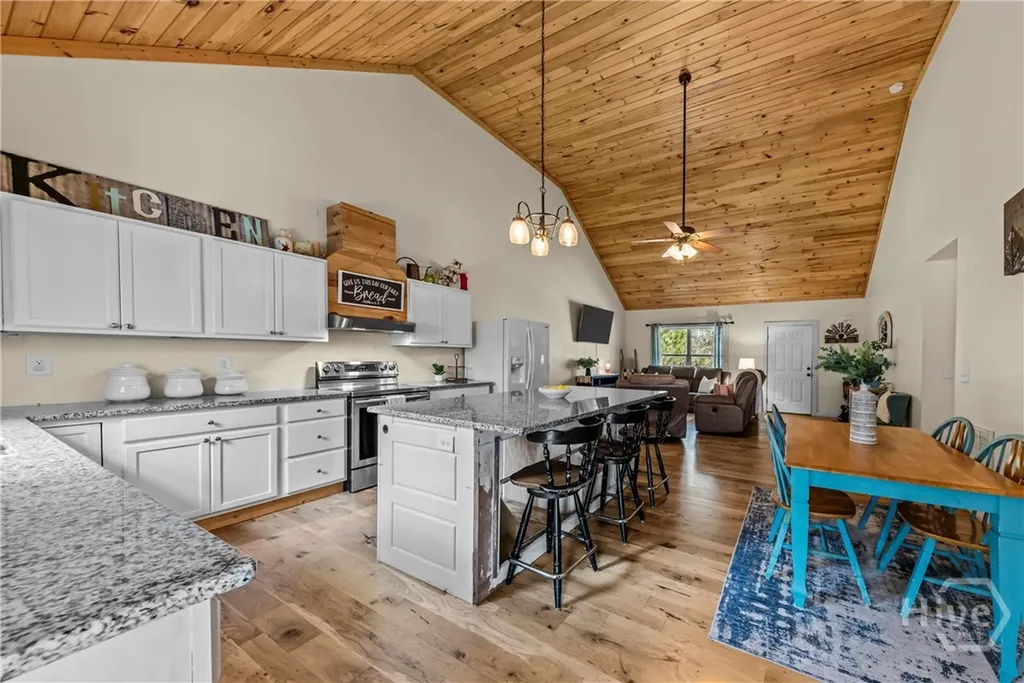 1687 Leon Ellis Road Hull GA 30646