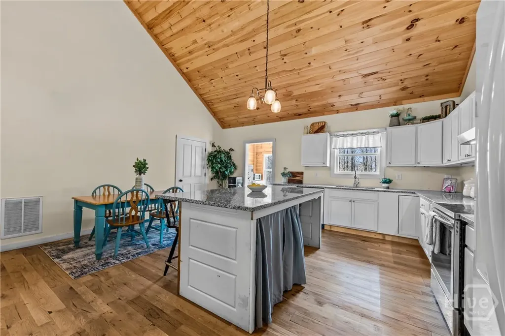 1687 Leon Ellis Road Hull GA 30646