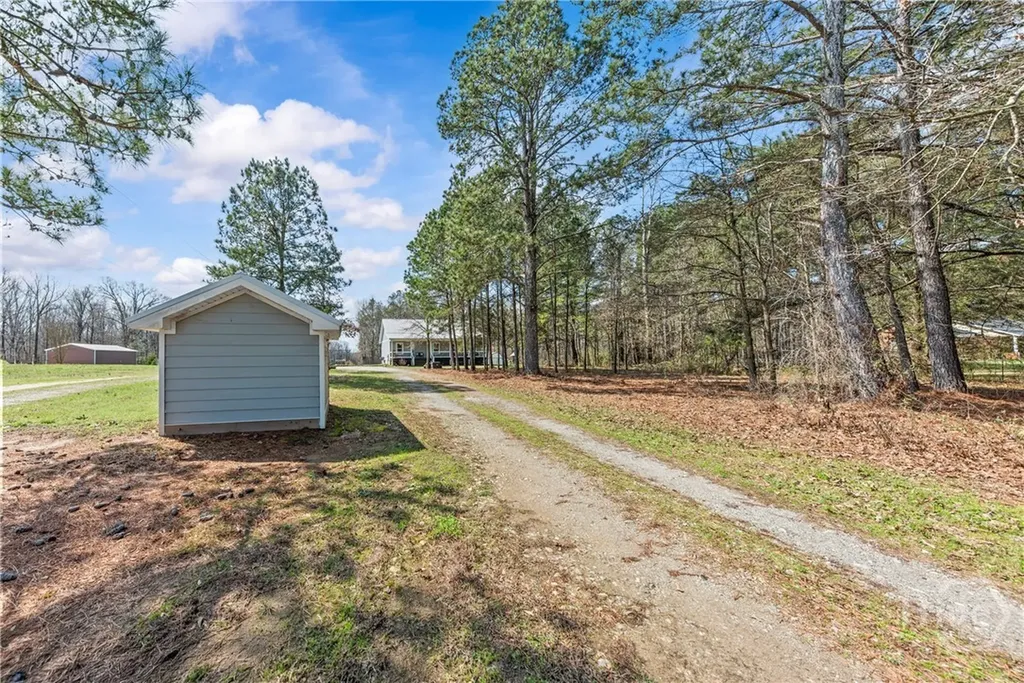 1687 Leon Ellis Road Hull GA 30646