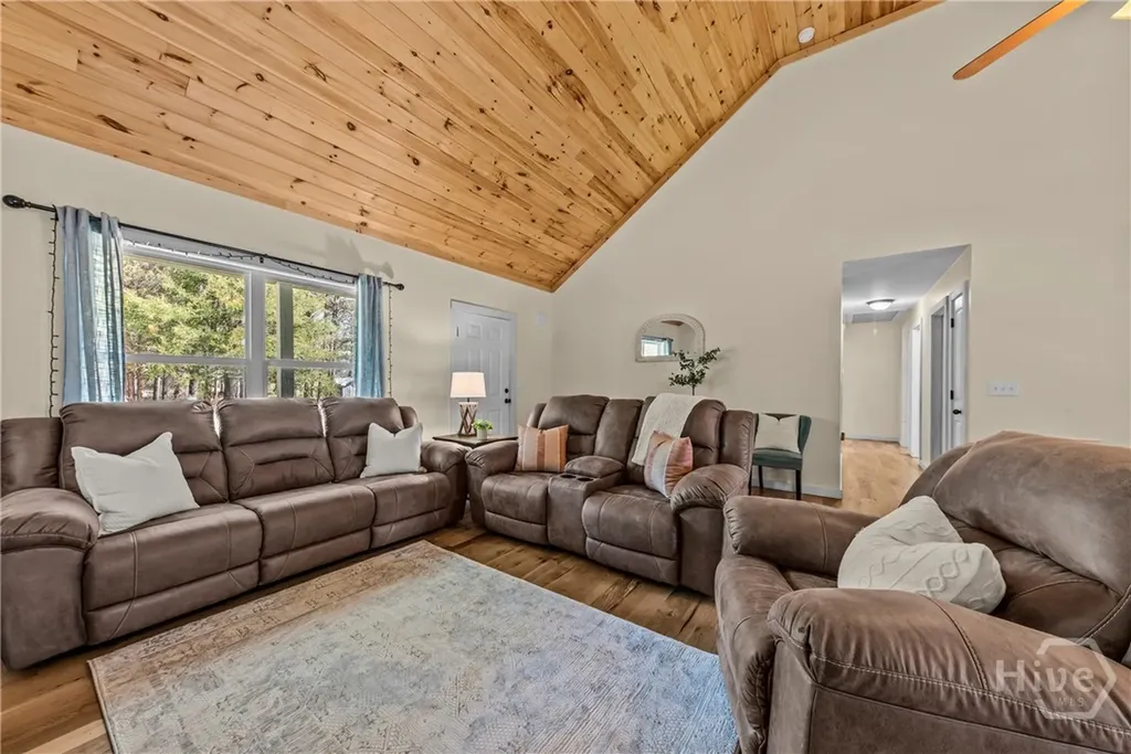 1687 Leon Ellis Road Hull GA 30646