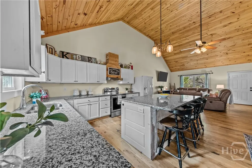 1687 Leon Ellis Road Hull GA 30646