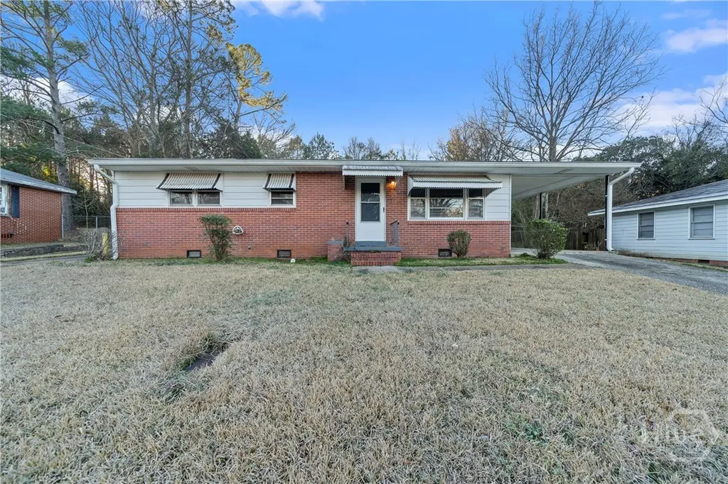 61 Oak Avenue Milledgeville GA 31061