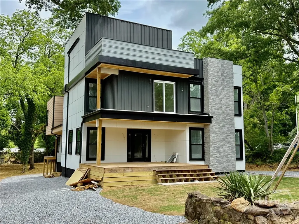 1447 E Broad Athens GA 30601