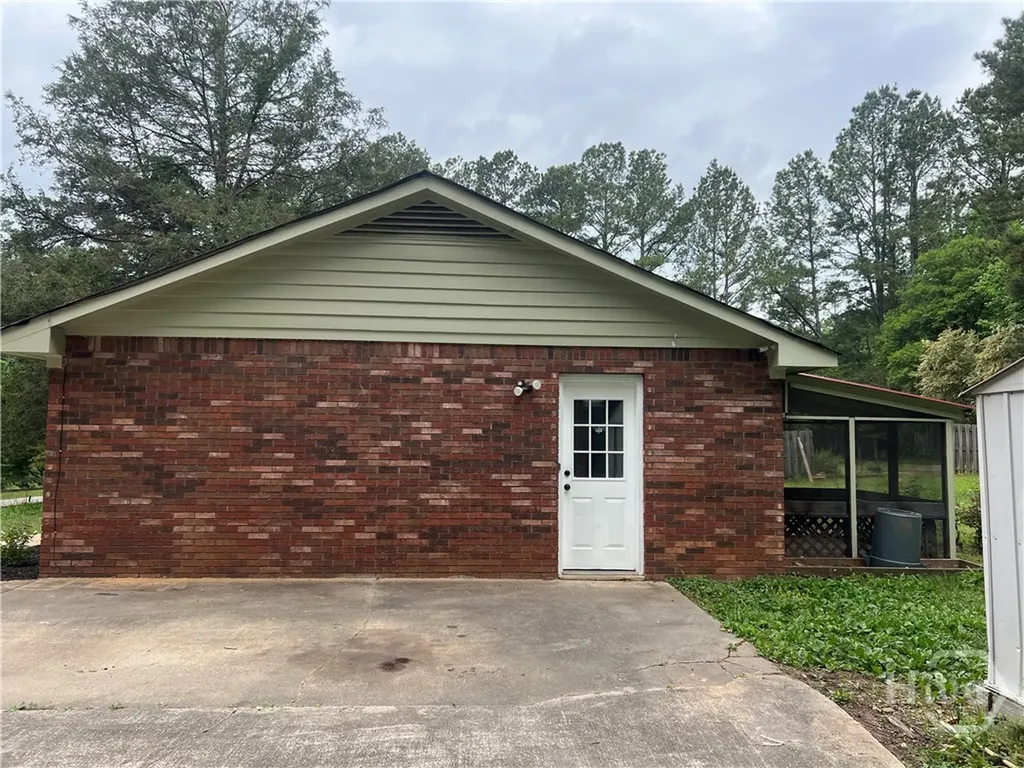 737 Beaverdam Road Winterville GA 30683