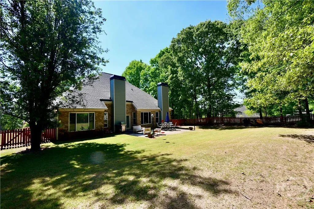 34 Emily Lane Bogart GA 30622