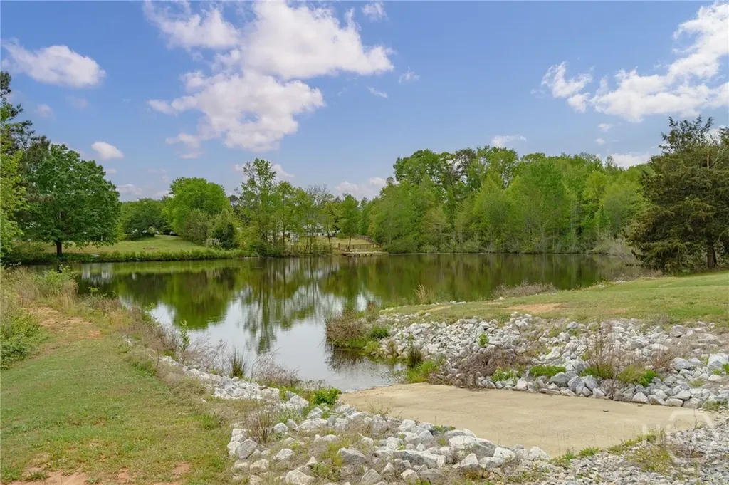 725 Amber Lakes Court Social Circle GA 30025