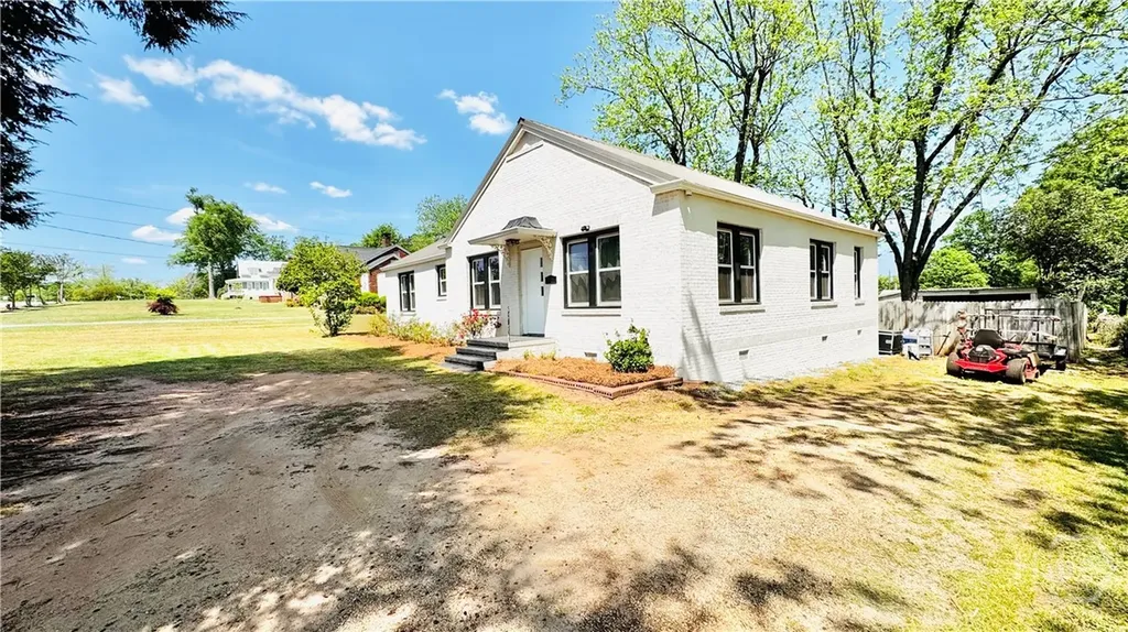 397 Shankle Commerce GA 30529