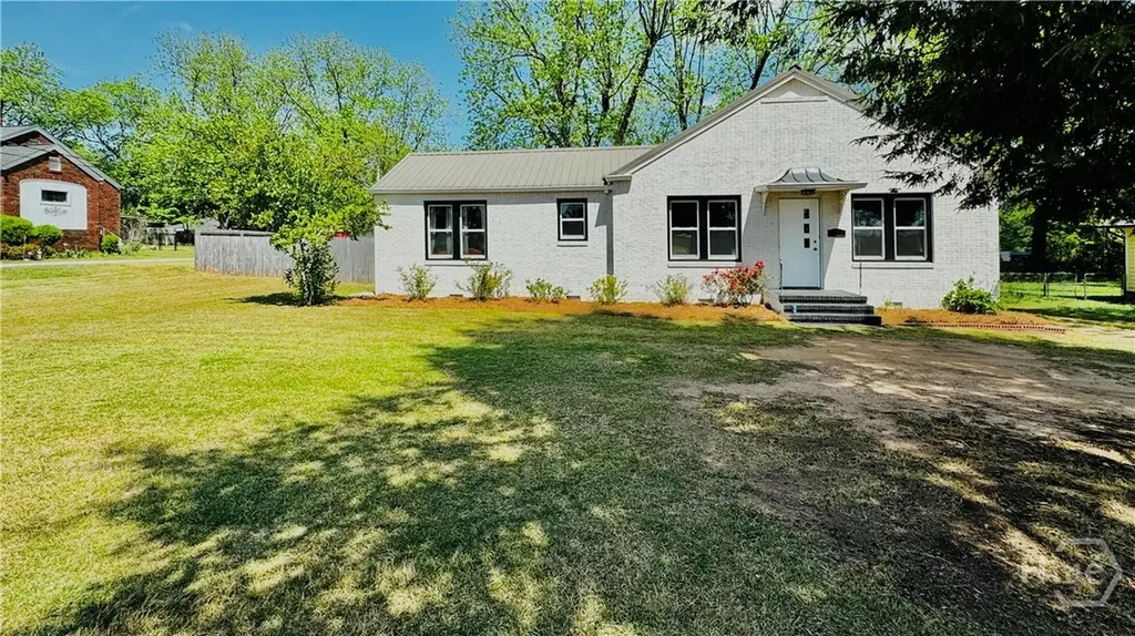 397 Shankle Commerce GA 30529