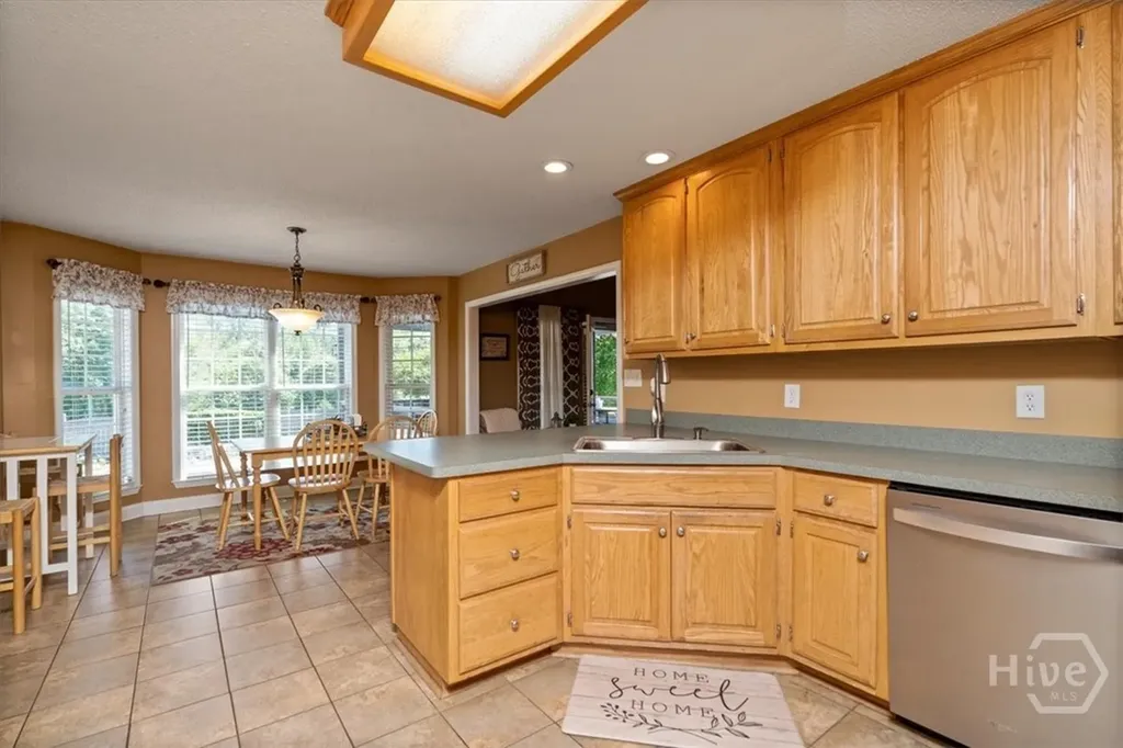 495 Hanley Road Hull GA 30646