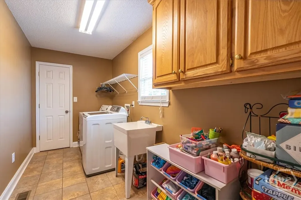 495 Hanley Road Hull GA 30646