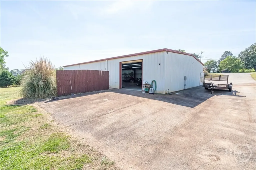 495 Hanley Road Hull GA 30646