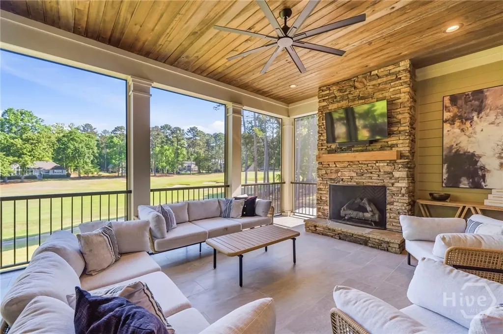 1011 Lake Pointe S Greensboro GA 30642