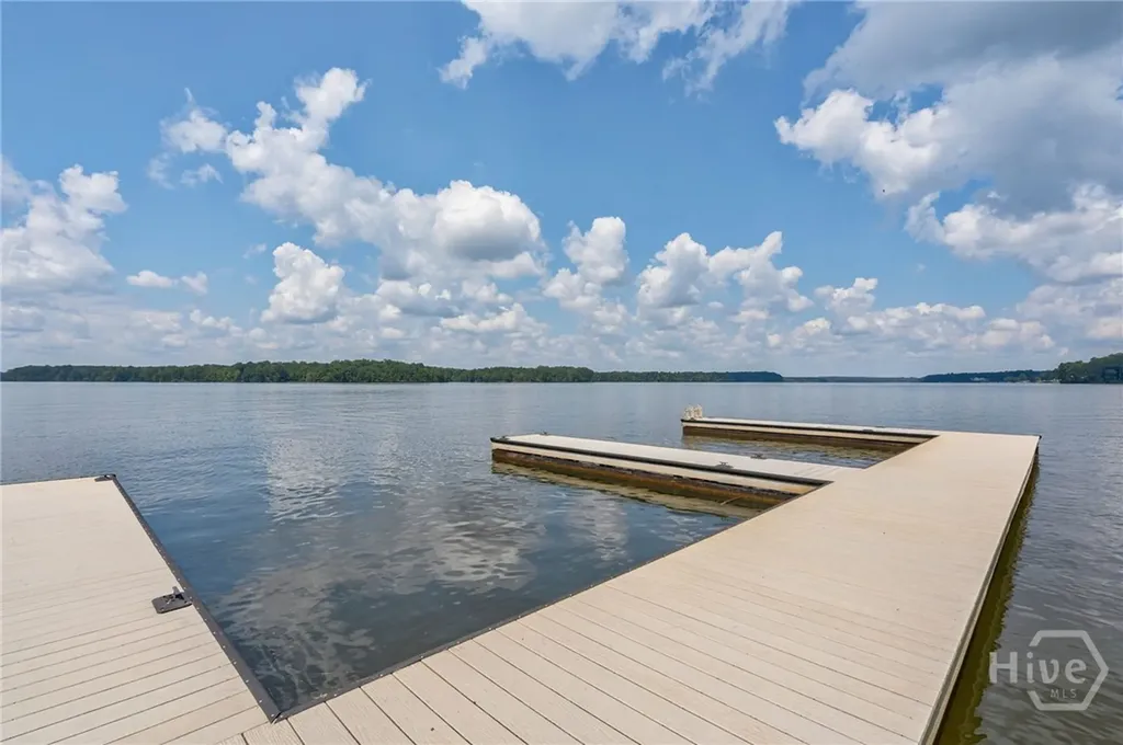 1011 Lake Pointe S Greensboro GA 30642