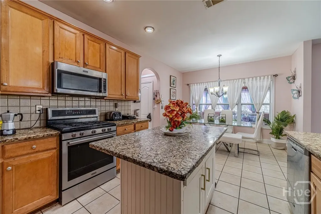 598 Georgia Circle Loganville GA 30052