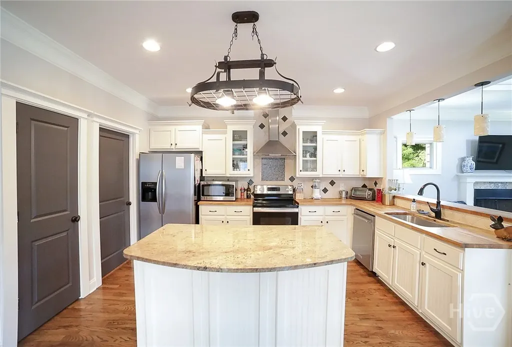 132 N Poplar Street Athens GA 30606