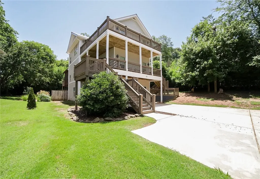 132 N Poplar Street Athens GA 30606