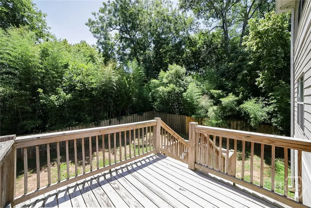 132 N Poplar Street Athens GA 30606