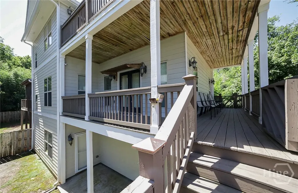 132 N Poplar Street Athens GA 30606